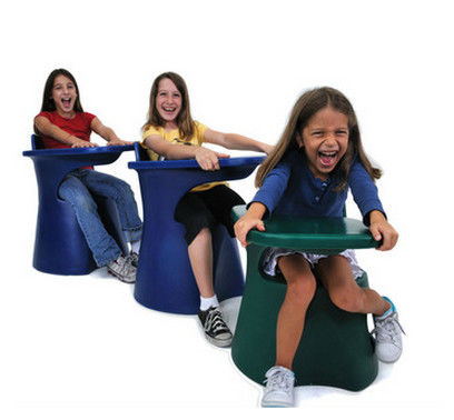 Gli strumenti di modellatura rotazionali di colore multiplo per i bambini studiano l'alta precisione dello scrittorio