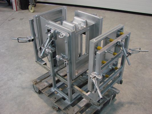Elettronica che rende a servizi di modellatura rotazionali l'ampia gamma di applicazione