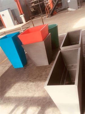 plastica di modellatura di alluminio di Roto di alta precisione di 4-8mm per i vasi di plastica della piantatrice del quadrato