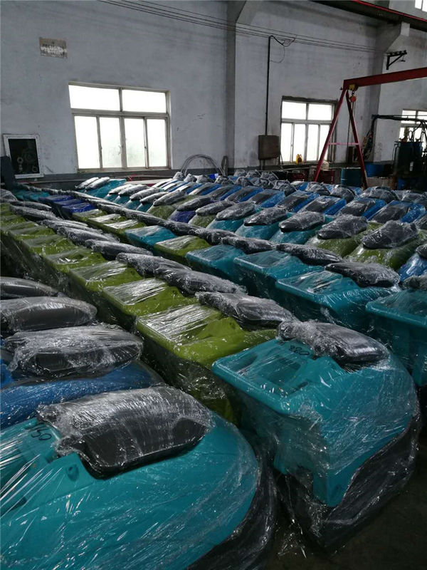 Colpi su ordinazione dello stampaggio rotazionale dell'anti alcali 300000-1000000 per il serbatoio di acqua dolce a macchina pulito di plastica